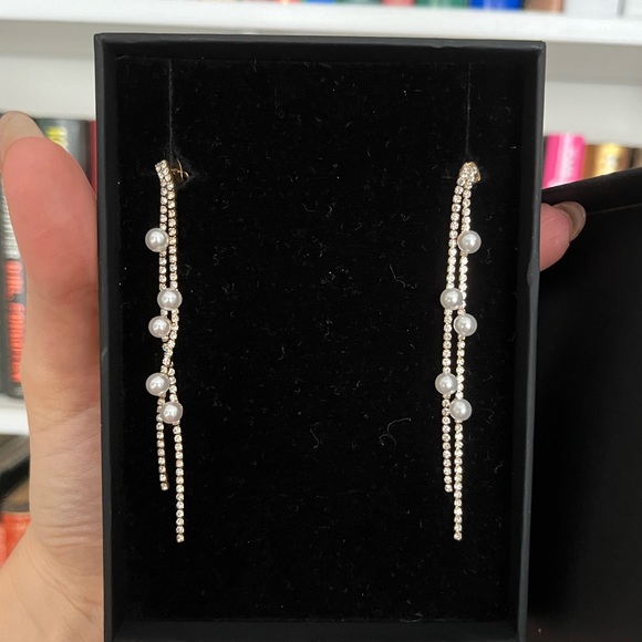 Shashi Particulire Earrings - Picture 2 of 7